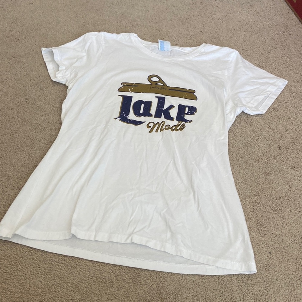 Lake tee